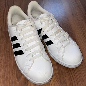 Adidas Sneakers